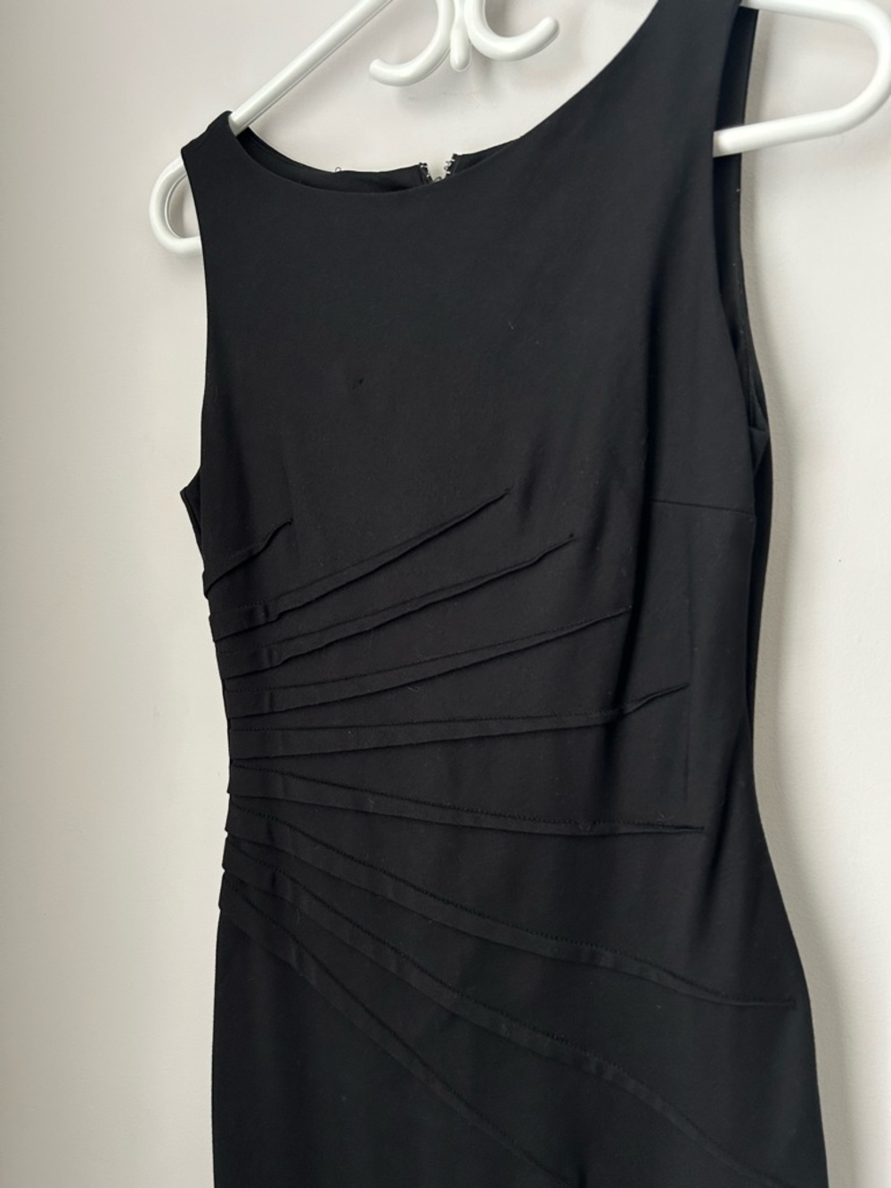 Le Chateau Bodycon Dress - Picture 2 of 5